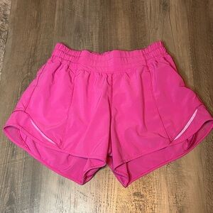 NWOT Lululemon Hotty Hot LR Shorts Shorts 4” Sz 4 *sonic pink*